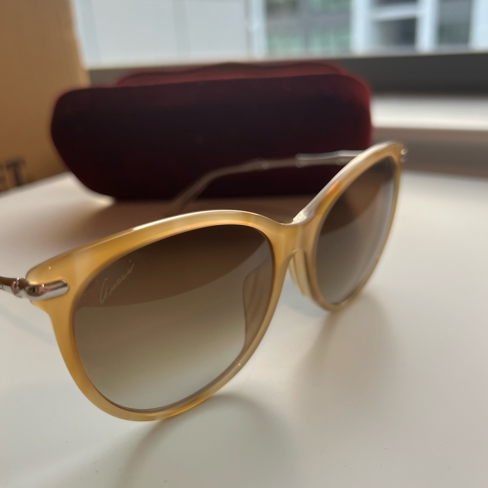 Gucci Bamboo Sunglasses - Picture 4 of 7